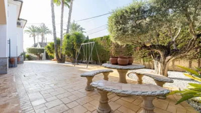 Chalet on Camino Almazara Street photo 6