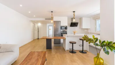 Apartment on Juan Carlos I photo 2