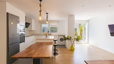 Apartment on Juan Carlos I photo 4