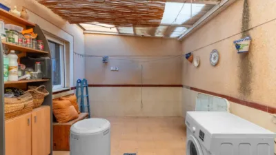 Casa pareada en venta en Calle de Albánchez, Centro (Distrito Núcleo Urbano. Roquetas de Mar) de 159.900 €