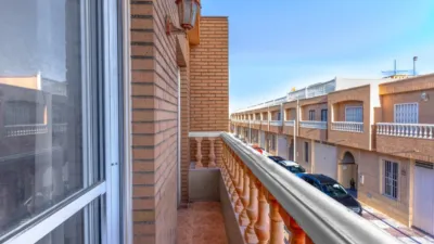 Casa pareada en venta en Calle de Albánchez, Centro (Distrito Núcleo Urbano. Roquetas de Mar) de 159.900 €