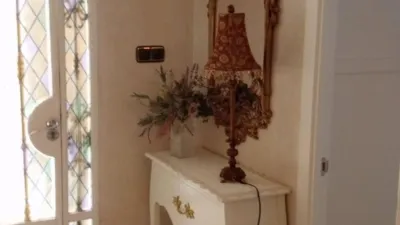 House in Centre photo 9