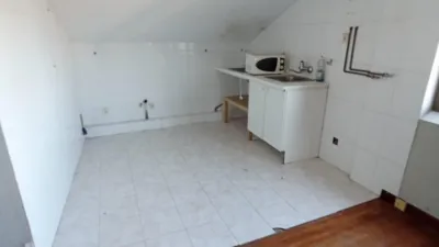 Chalet en venta en Calle de Sáinz y Trevilla, cerca de Calle de los Mozos, Guarnizo (El Astillero) de 188.800 €