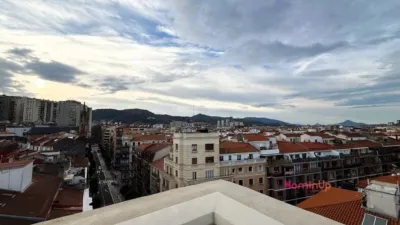 Ático en alquiler en Diputacion, Abando Hurtado de Amézaga (Distrito Abando. Bilbao) de 1.400 €<span>/mes</span>