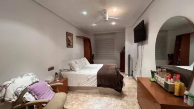 Apartment on Carlos Antón Pastor Street photo 20