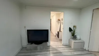 Apartment on Carrer de la Diagonal photo 14