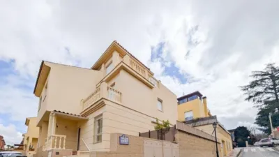 House in the Metropolitan Area photo 2