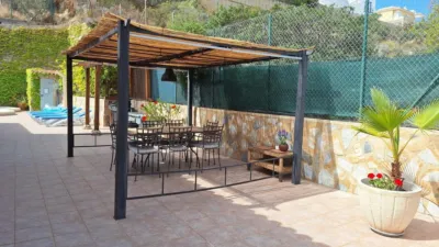 Chalet on Carrer de l'Oriolà photo 24