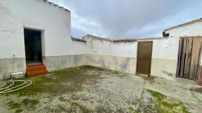 Chalet en venta en Calle de los Pajares, Ballesteros de Calatrava de 65.000 €
