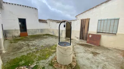 Chalet en venta en Calle de los Pajares, Ballesteros de Calatrava de 65.000 €
