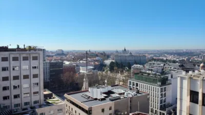 Piso en alquiler en Calle de la Princesa, cerca de Calle de San Leonardo - Imagen 2
