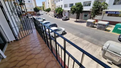 Piso en alquiler en Plaza del Aljarafe, El Plantinar-El Juncal-Avenida de la Paz (Distrito Sur. Sevilla Capital) de 1.350 €<span>/mes</span>