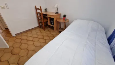 Piso en alquiler en Plaza del Aljarafe, El Plantinar-El Juncal-Avenida de la Paz (Distrito Sur. Sevilla Capital) de 1.350 €<span>/mes</span>