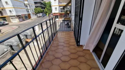 Piso en alquiler en Plaza del Aljarafe, El Plantinar-El Juncal-Avenida de la Paz (Distrito Sur. Sevilla Capital) de 1.350 €<span>/mes</span>