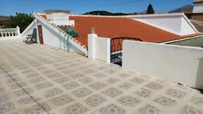 Chalet en venta en Pantano La Viñuela, Alcaucín de 355.000 €
