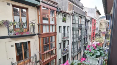 Piso en venta en Calle Somera, Casco Viejo - Zazpi Kaleak (Distrito Ibaiondo. Bilbao) de 249.000 €