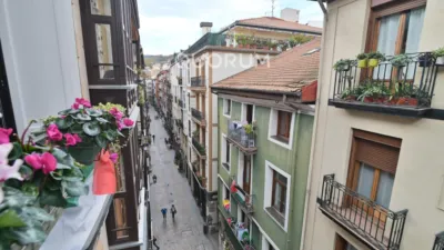 Piso en venta en Calle Somera, Casco Viejo - Zazpi Kaleak (Distrito Ibaiondo. Bilbao) de 249.000 €