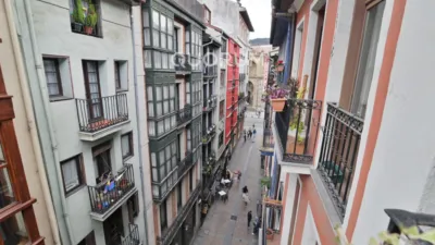 Piso en venta en Calle Somera, Casco Viejo - Zazpi Kaleak (Distrito Ibaiondo. Bilbao) de 249.000 €
