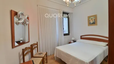 Piso en venta en Calle Iturribide, cerca de Plaza de Miguel Unamuno, Solokoetxe (Distrito Ibaiondo. Bilbao) de 450.000 €