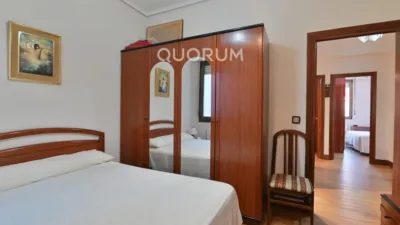 Piso en venta en Calle Iturribide, cerca de Plaza de Miguel Unamuno, Solokoetxe (Distrito Ibaiondo. Bilbao) de 450.000 €