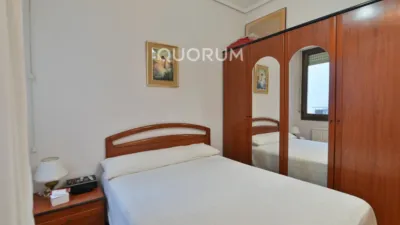 Piso en venta en Calle Iturribide, cerca de Plaza de Miguel Unamuno, Solokoetxe (Distrito Ibaiondo. Bilbao) de 450.000 €