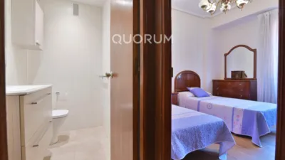 Piso en venta en Calle Iturribide, cerca de Plaza de Miguel Unamuno, Solokoetxe (Distrito Ibaiondo. Bilbao) de 450.000 €