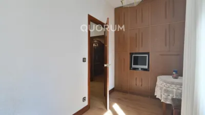 Piso en venta en Calle Iturribide, cerca de Plaza de Miguel Unamuno, Solokoetxe (Distrito Ibaiondo. Bilbao) de 450.000 €