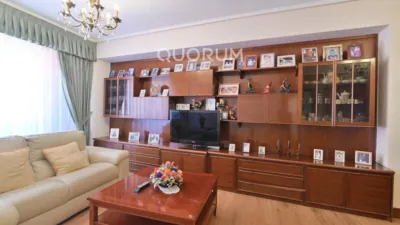 Piso en venta en Calle Iturribide, cerca de Plaza de Miguel Unamuno, Solokoetxe (Distrito Ibaiondo. Bilbao) de 450.000 €