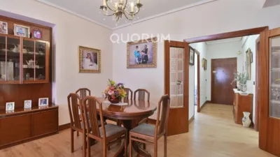 Piso en venta en Calle Iturribide, cerca de Plaza de Miguel Unamuno, Solokoetxe (Distrito Ibaiondo. Bilbao) de 450.000 €