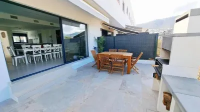 Terraced house on Santa Cecilia Street photo 27