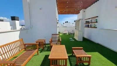 Terraced house on Santa Cecilia Street photo 3