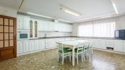 Chalet on Calle Alc. Edmundo Seva Garcia, No. 8 photo 12