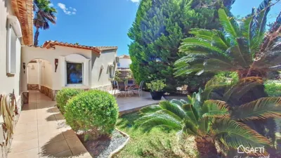 Single-family home in Barranco Parra photo 40