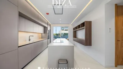 Duplex on Avenida de Luis García Cereceda photo 13