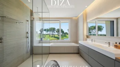 Duplex on Avenida de Luis García Cereceda photo 27