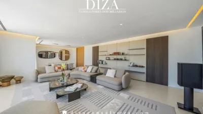 Duplex on Avenida de Luis García Cereceda photo 4