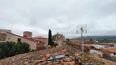 House in the Centre photo 2