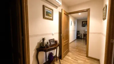 Flat for sale on Calle de Julián Besteiro photo 5