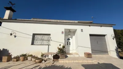 Chalet on Carrer de Banyeres photo 8
