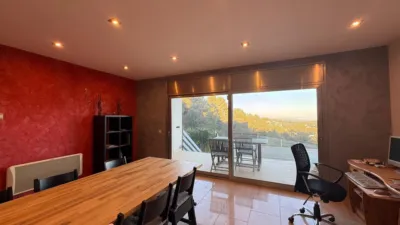 Chalet on Carrer de Saturn photo 14