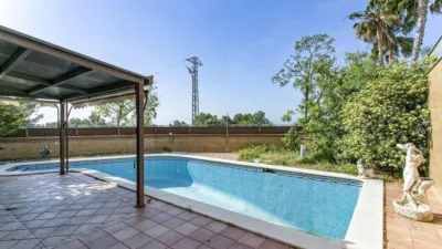 Chalet on Avinguda de l'Aragai photo 3