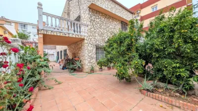 Chalet on Martínez de Ubeda Street photo 2
