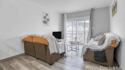 Apartamento en calle Carrer del Marquès de Valterra photo 4