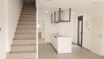 Casa aparellada en venda a Daya Nueva, Daya Nueva de 276.000 €