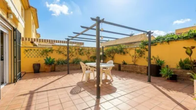 Semi-detached house on Calle Jabea photo 3