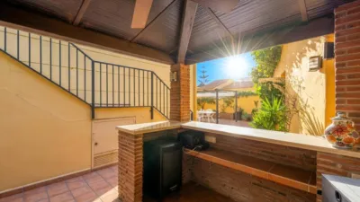 Semi-detached house on Calle Jabea photo 9