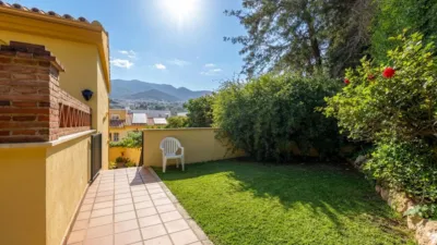 Semi-detached house on Calle Jabea photo 11