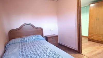 Casa adosada en venta en Calle Al Novalin - Más