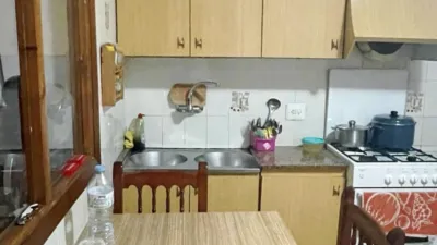 Casa en venta en Calle de Amunt, cerca de Carrer Santa Bárbara, Vilanova d'Alcolea de 75.000 €