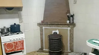 Casa en venta en Calle de Amunt, cerca de Carrer Santa Bárbara, Vilanova d'Alcolea de 75.000 €